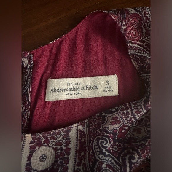Abercrombie & Fitch Sleeveless Shift Dress Size Small Red and Navy Blue Paisley - Picture 6 of 11